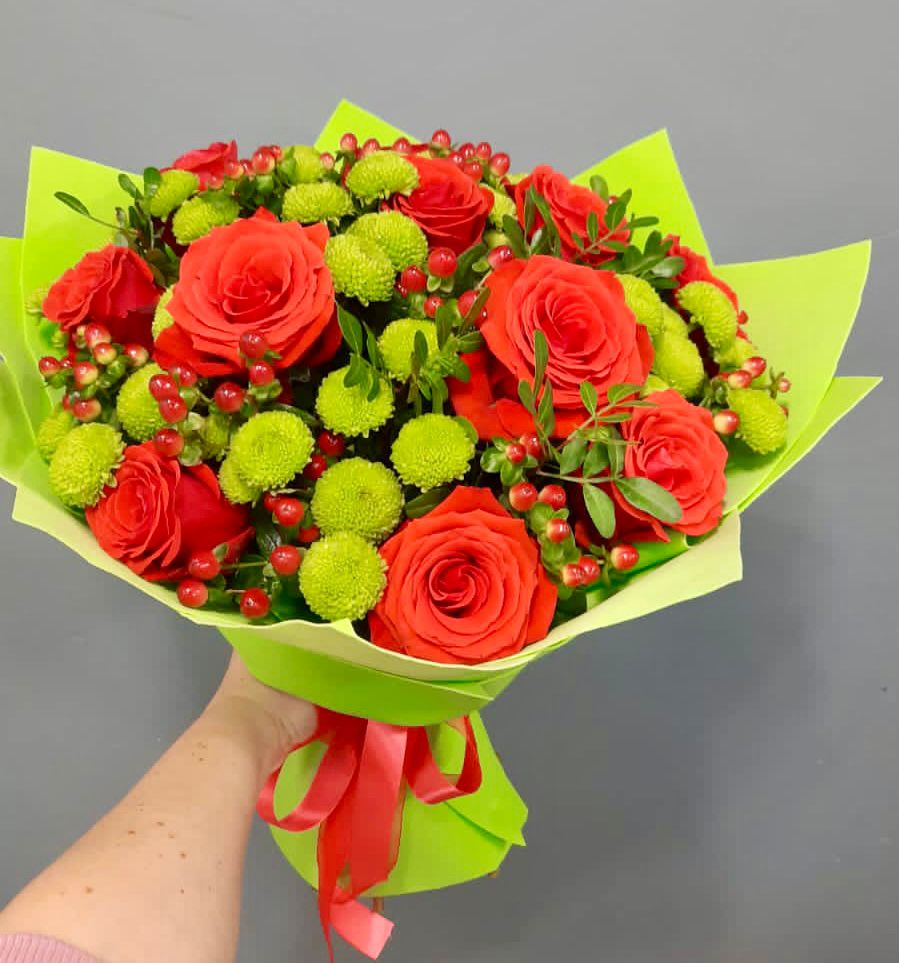 Букет цветов из: Хризантемы и Розы в Кош-Агач