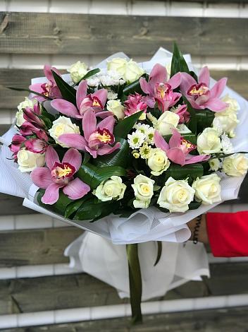 Букет цветов из: Розы и Хризантемы в Кош-Агач