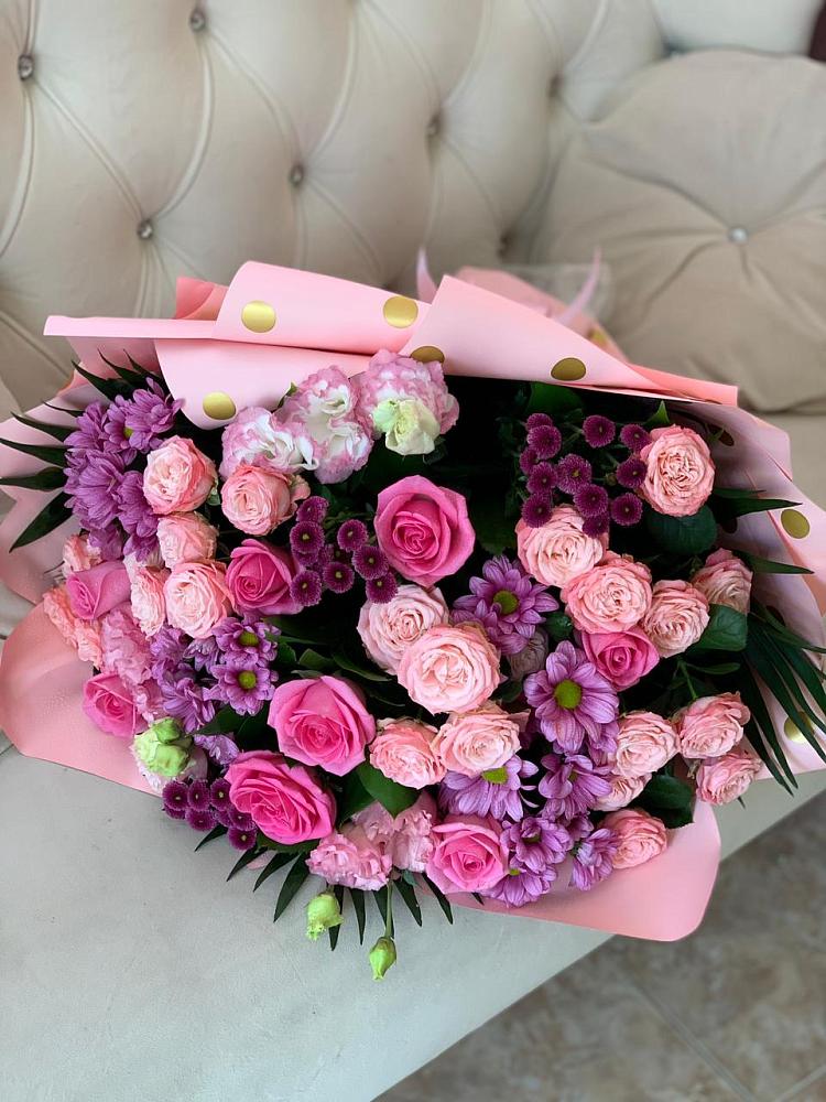 Букет цветов из: Хризантемы, Розы и Лизиантусы в Кош-Агач