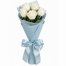 Букет 5 Белых роз Проуд в Кош-Агач
