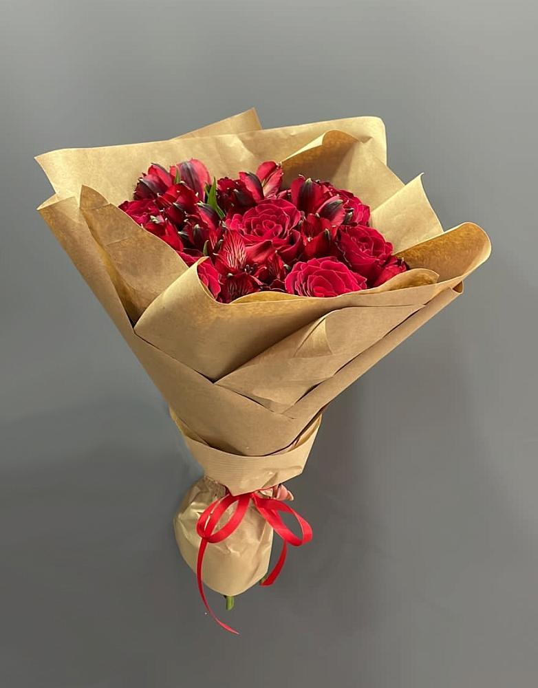 Букет цветов из: Альстромерии и Розы в Кош-Агач