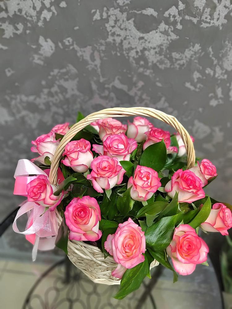 Цветочная композиция из Розы в корзине в Кош-Агач