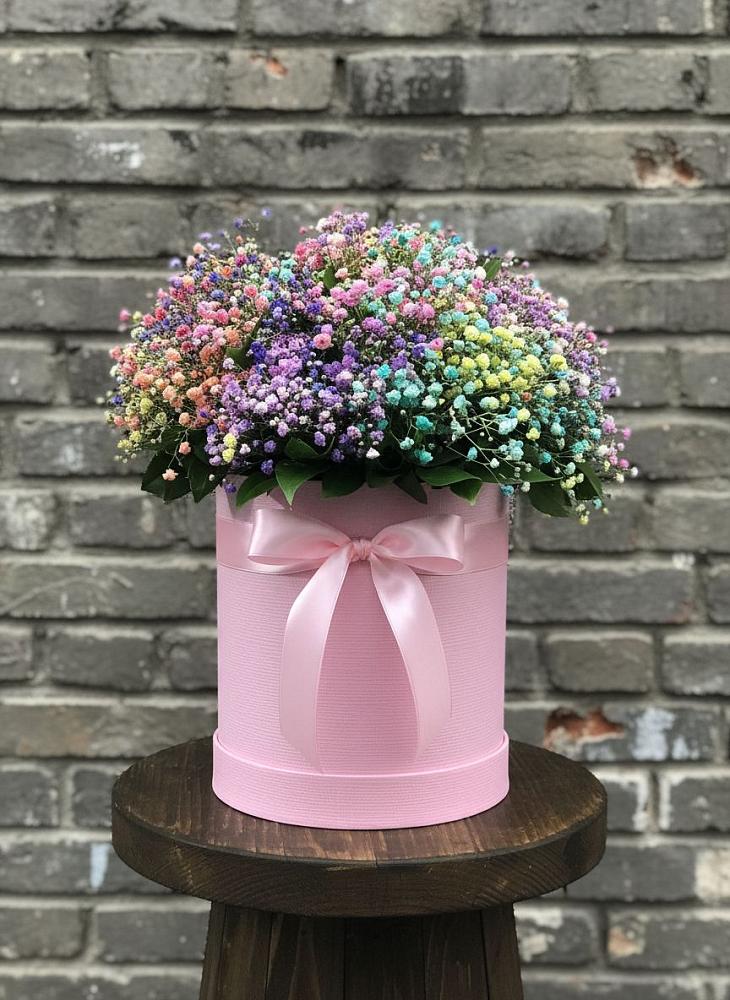 Цветочная композиция из Гипсофила и Розы в шляпной коробке в Кош-Агач