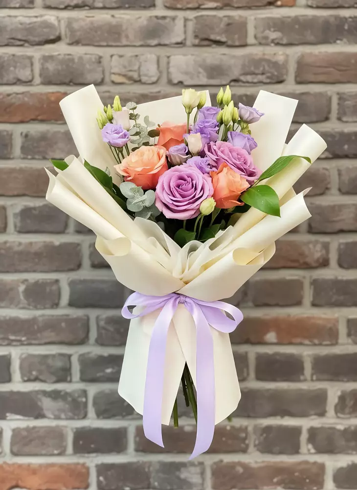 Букет цветов из: Лизиантусы и Розы в Кош-Агач