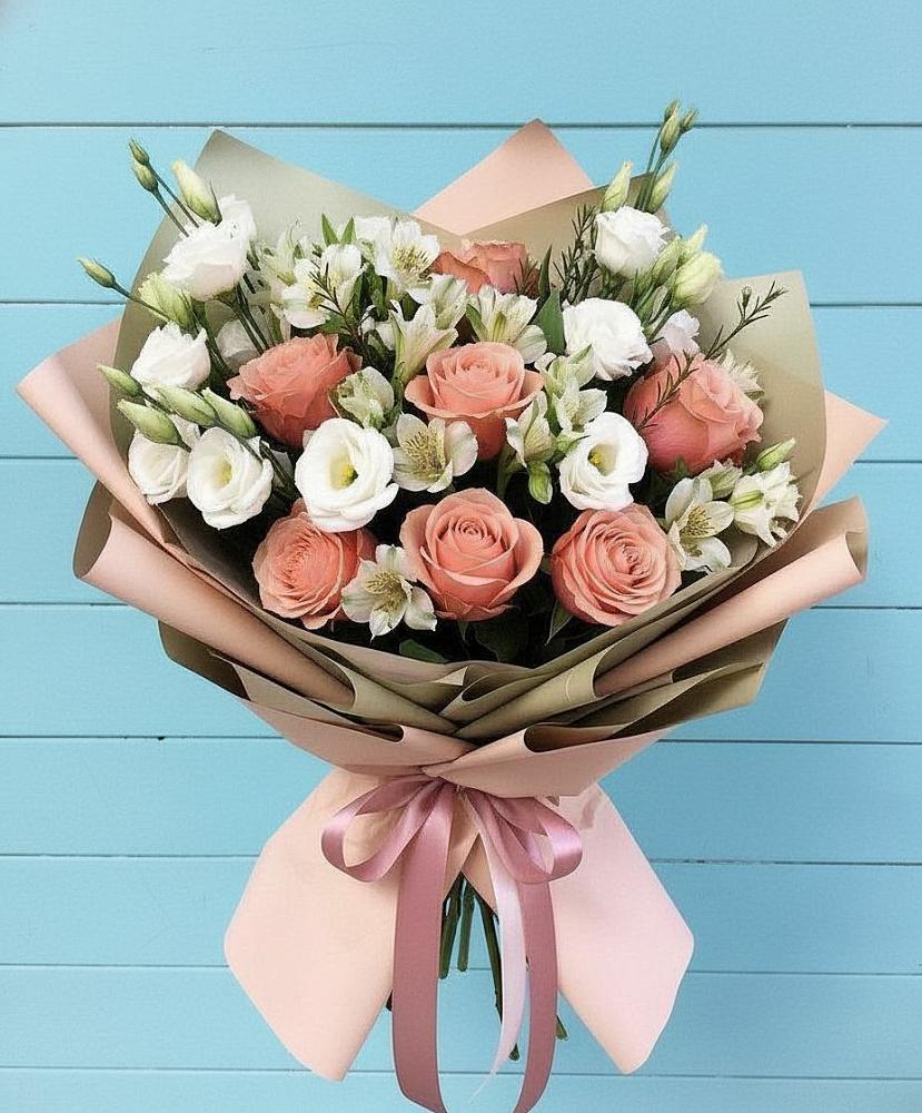 Букет цветов из: Розы, Альстромерии и Лизиантусы в Кош-Агач