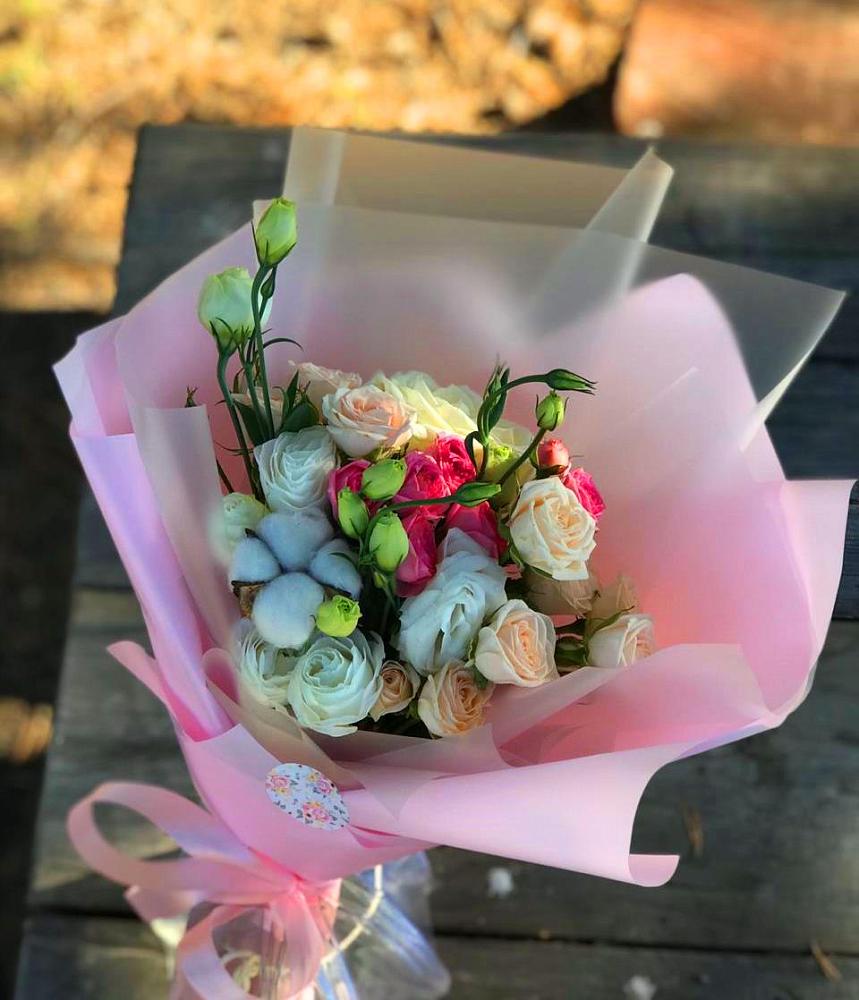 Букет цветов из: Розы и Лизиантусы в Кош-Агач