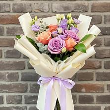 Букет цветов из:  Лизиантусы и Розы в Кош-Агач