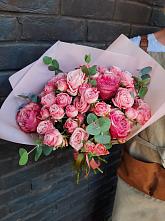 Букет розы в пальмах в Кош-Агач Букет цветов из: Розы в Кош-Агач