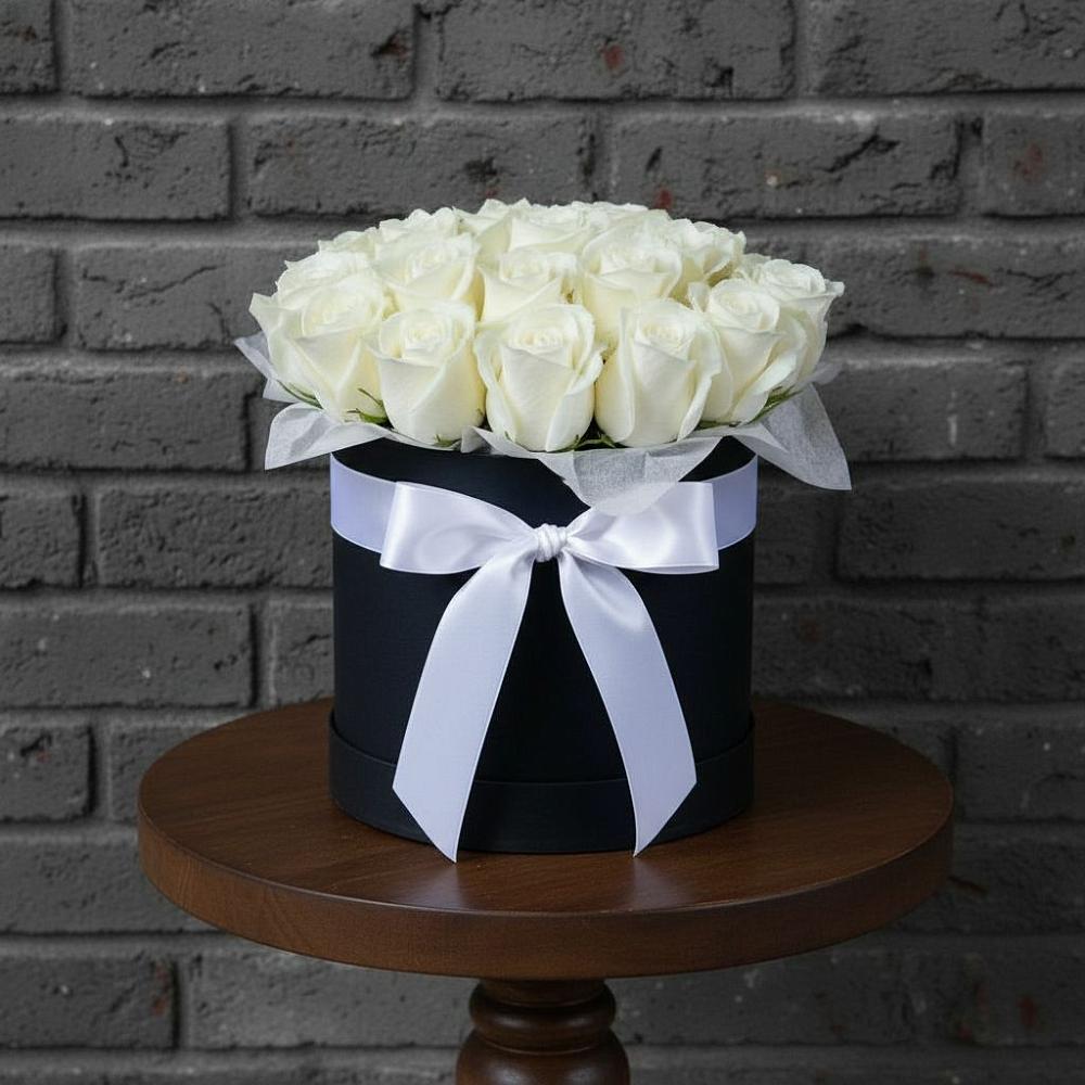 Цветочная композиция из Розы в шляпной коробке в Кош-Агач