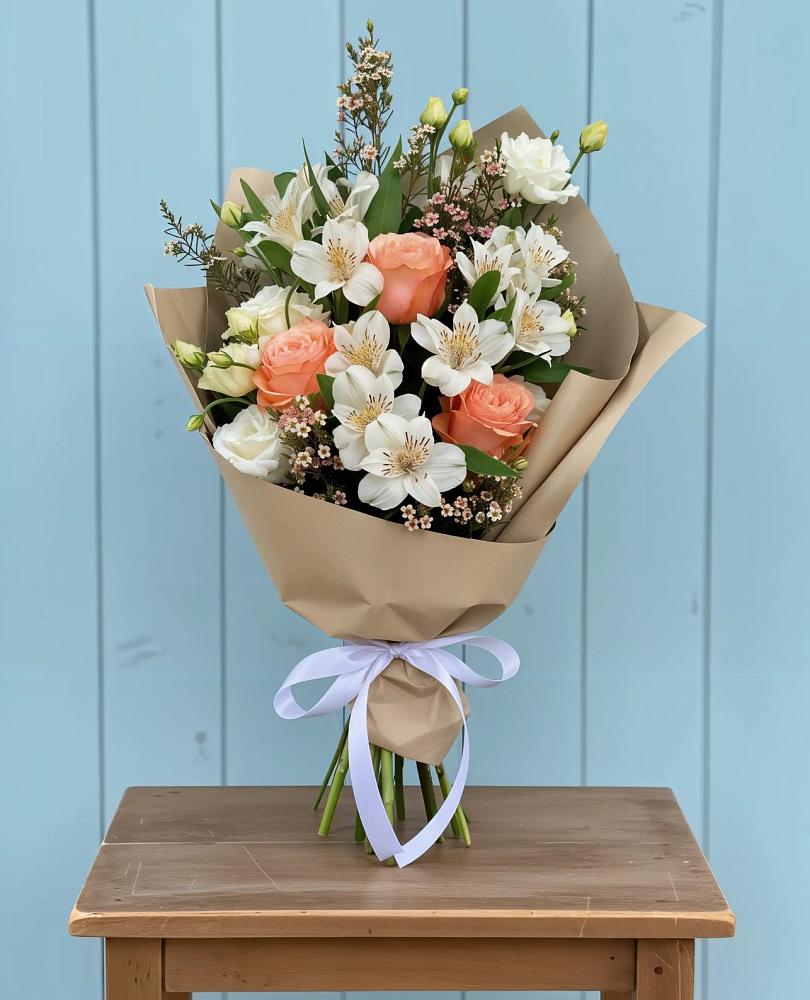 Букет цветов из: Альстромерии, Лизиантусы, Розы и Хризантемы в Кош-Агач